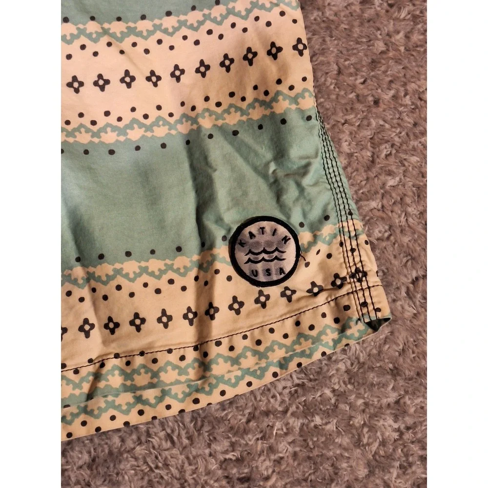 Katin USA Mens Board Shorts Size 33 Surf Beach Swim Trunks Floral Polka Dot
